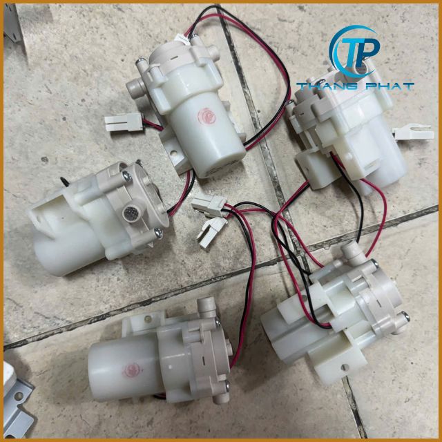 Máy bơm nước làm đá tủ lạnh Hitachi giá rẻ
